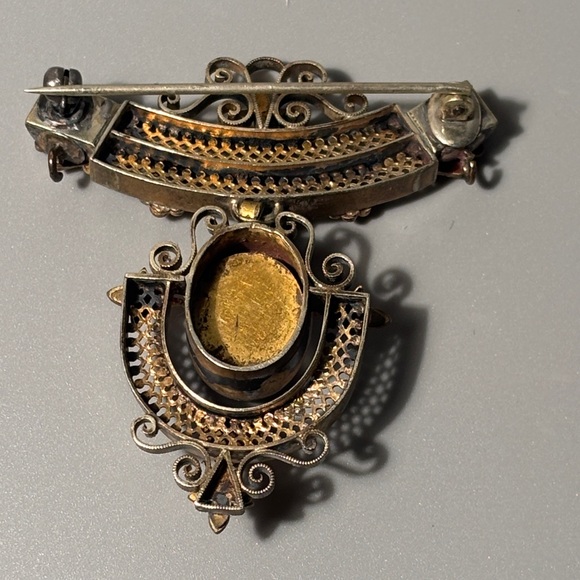 Elegant Victorian “Etruscan Revival” broach - Picture 8 of 10
